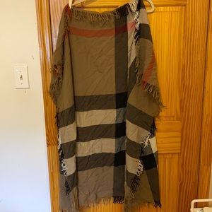 Burberry 100% Merino Wool Scarf